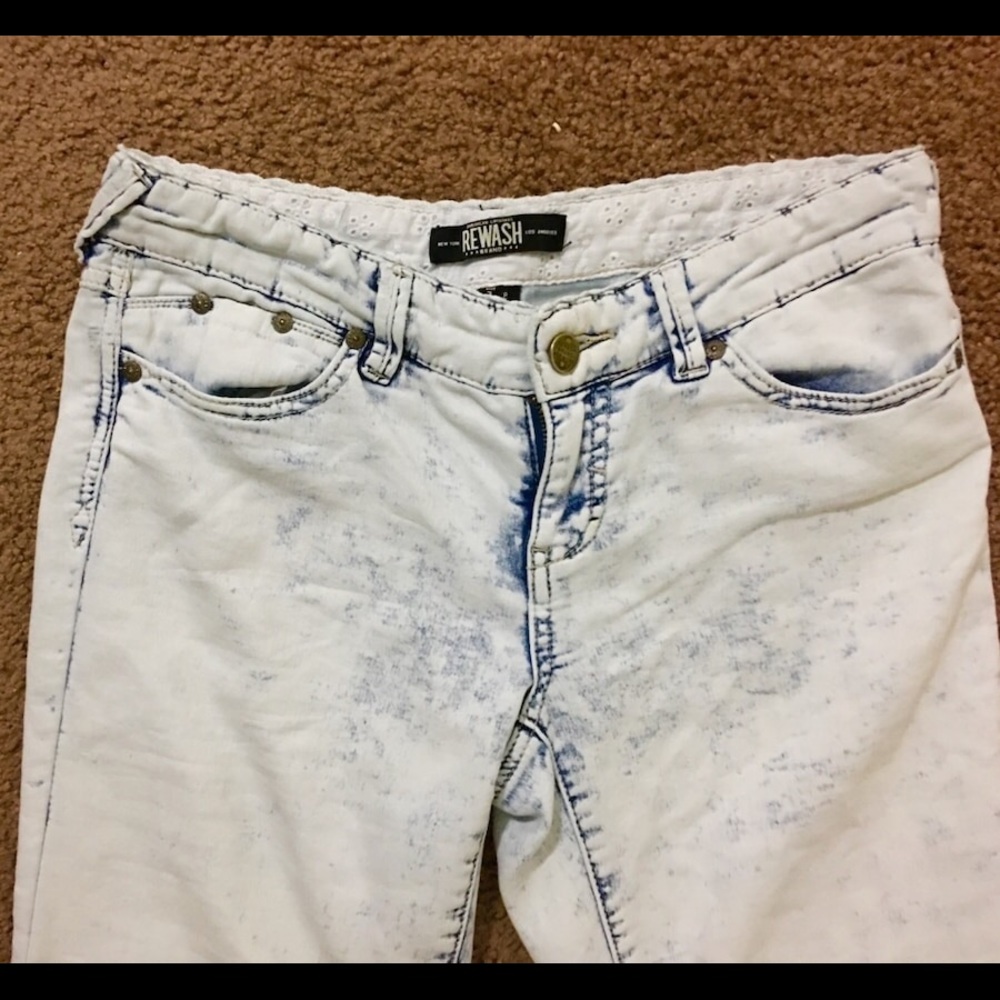 Blue and White Rewash Jeans 👖 ❤️